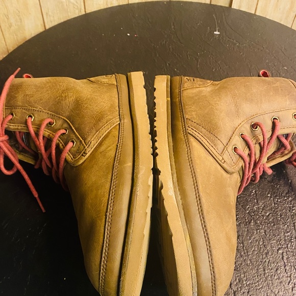 Uggs - Picture 9 of 12